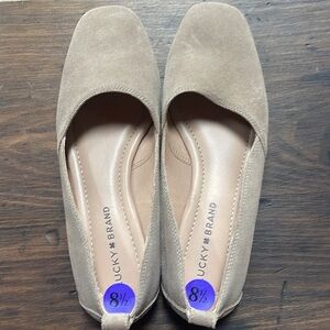 Women’s Lucky Brand Suede Flats NWT size 8.5